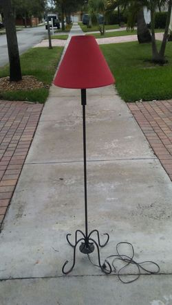 5ft Red N Black Lamp