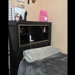  bed frame raymour flanigan twin sized bed used