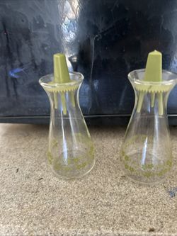 Crazy Green Daisy Pyrex Shakers Brand New 