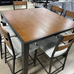 Stalleny Dinings Room Sets Tables and 6 Chairs