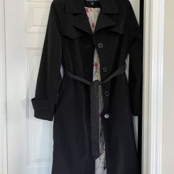 Woman’s Raincoat 