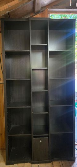 Bookshelf Black ( Good Condition )
Size : 71 x 35.5 x 10.5 inch