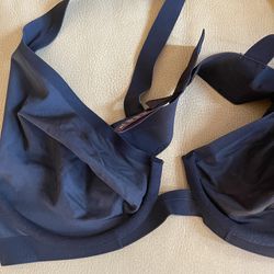 Brand New SKIMS Bra - 38B - $40 - Costs $75 In Stores for Sale in St.  Louis, MO - OfferUp
