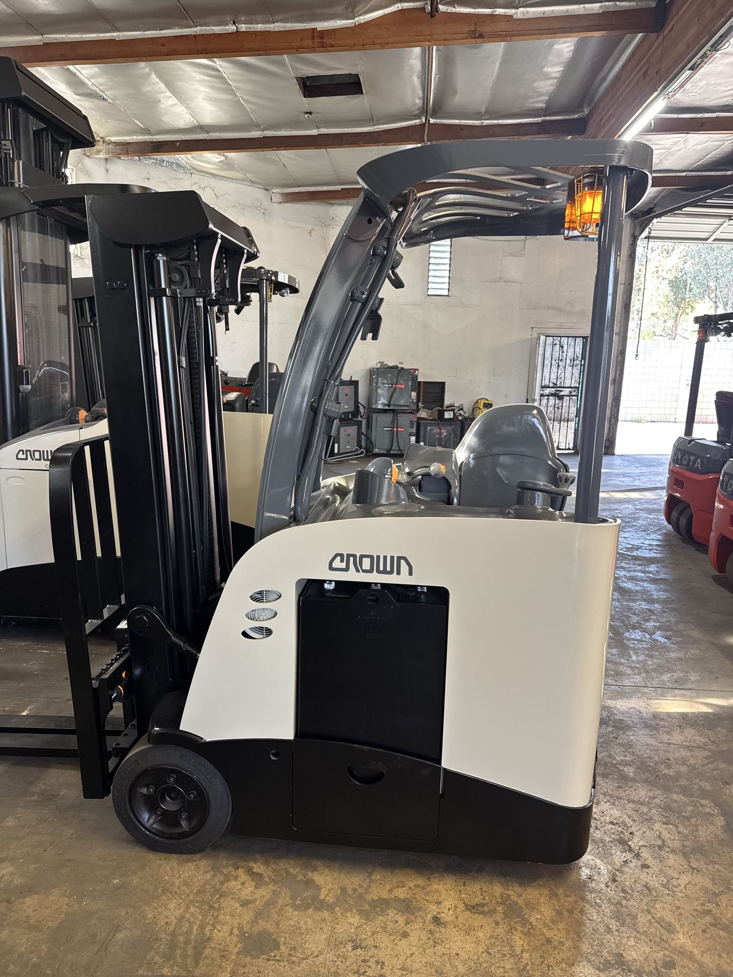 2019 Crown RC5535-30 Forklift