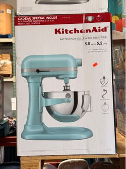 KitchenAid 5.5 Quart Bowl-Lift Stand Mixer with Attachments Brand New In Box