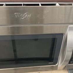 Microwave confection oven for a RV