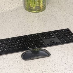 Apple Magic Keyboard w/ Numeric Keypad + Magic Mouse — New