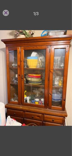 China cabinet with hutch