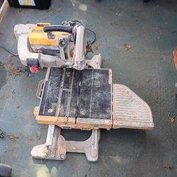Best offer DeWalt d2400 10-in heavy duty wet saw yeah