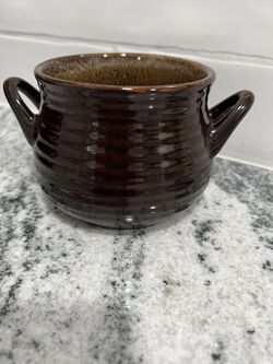 CRATE & BARREL VINTAGE BROWN HANDLED CROCK
