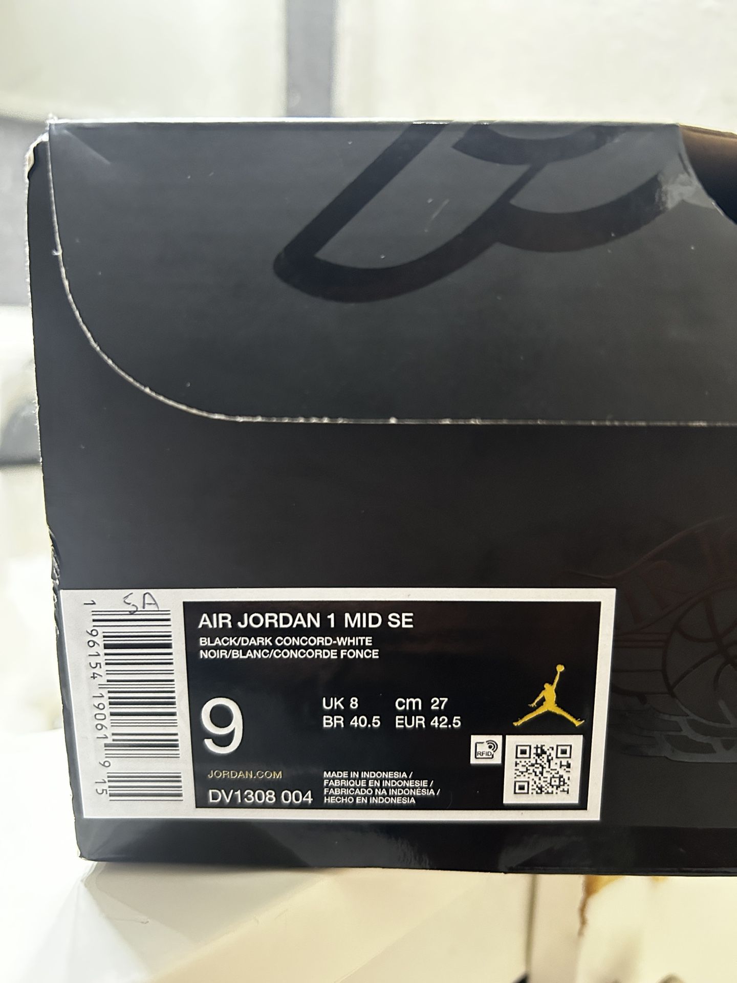 Air jordan mid 1 space jam