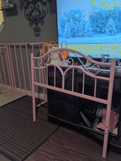 Beautiful Metal  Twin  Frame with Used Mattress in Good Condition for 150.00