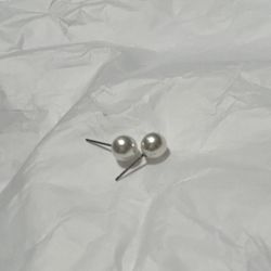 Pearl & Gold Stud Earrings