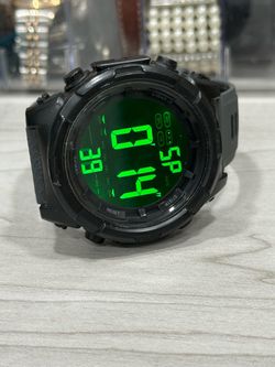 Men's large-face digital watch, water-resistant, for outdoor sports, featuring LED light and stopwatch; simple military style (black, ultra-lightweigh