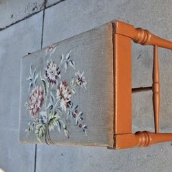 Vtg Needlepoint Covered Top Footstool  Bench Floral 