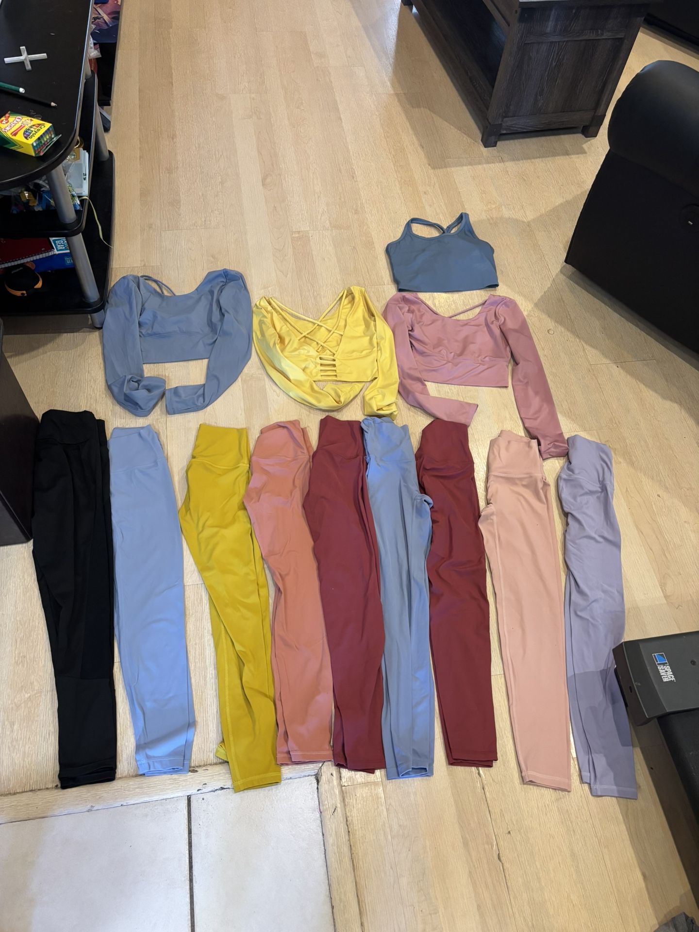 Yoga Pants And Shirts 
