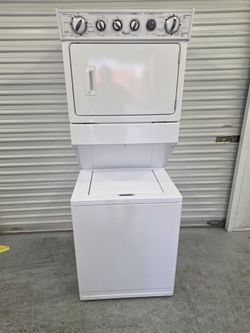 Whirlpool washer and dryer like new very good condition you got 60 days warranty 100% working