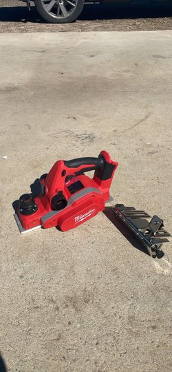 Milwaukee M18 18V Lithium-Ion Cordless 3-1/4 in. Planer (Tool-Only)