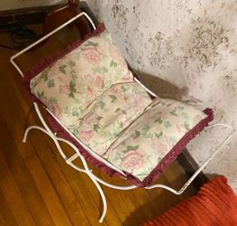 Vanity chair / cat bed