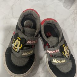 MICKEY MOUSE Size 7 Kids