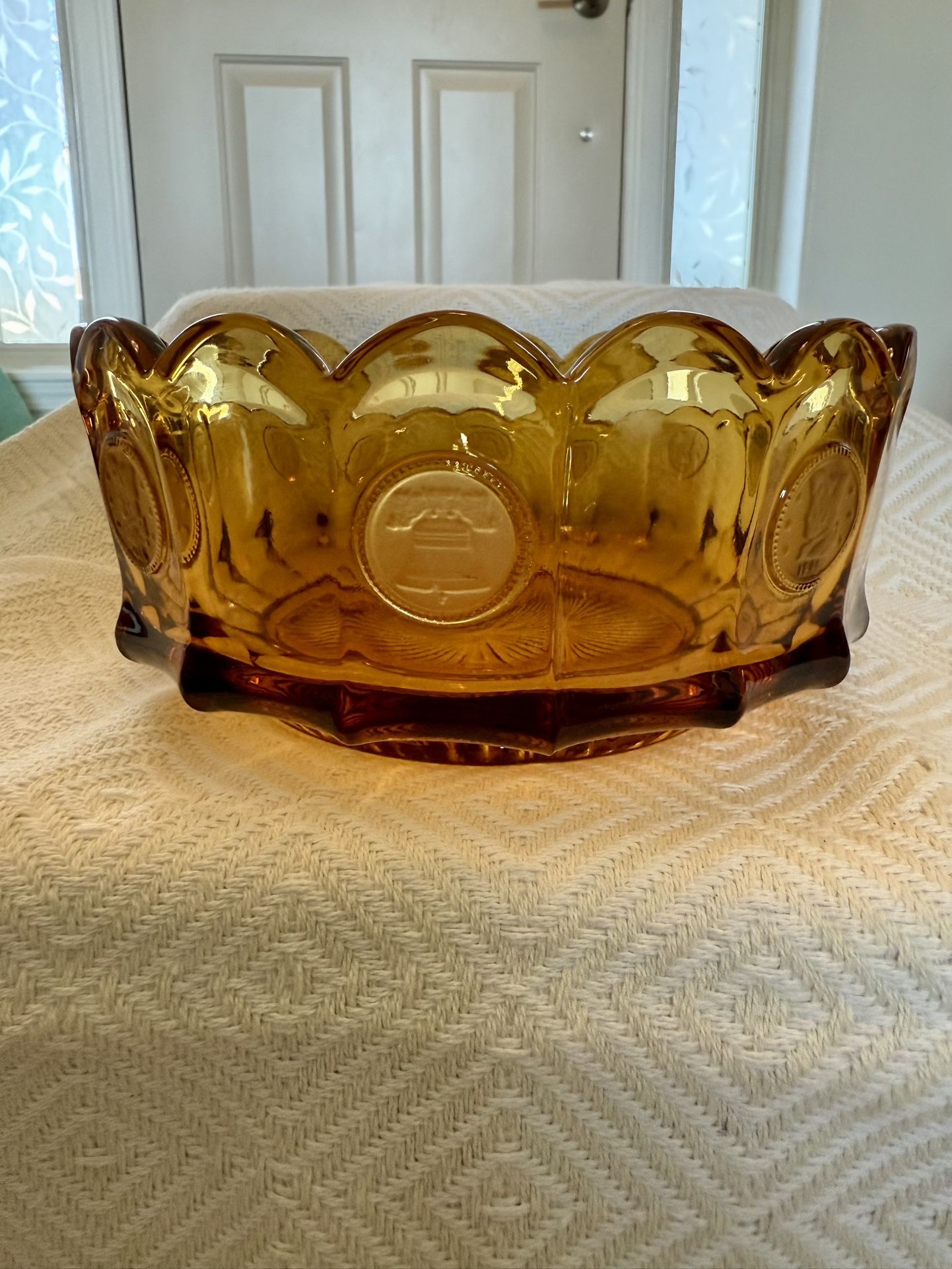 Vintage Fostoria Amber Coin Glass Bowl Scalloped Rim Liberty Bell 1886. 7”