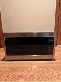 Panasonic NN-T945SF 2.2 cu.ft Inverter Countertop Microwave Oven 1250Watt Stainless Steel