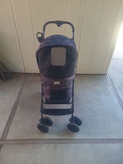 Ollie and Hutch pet stroller