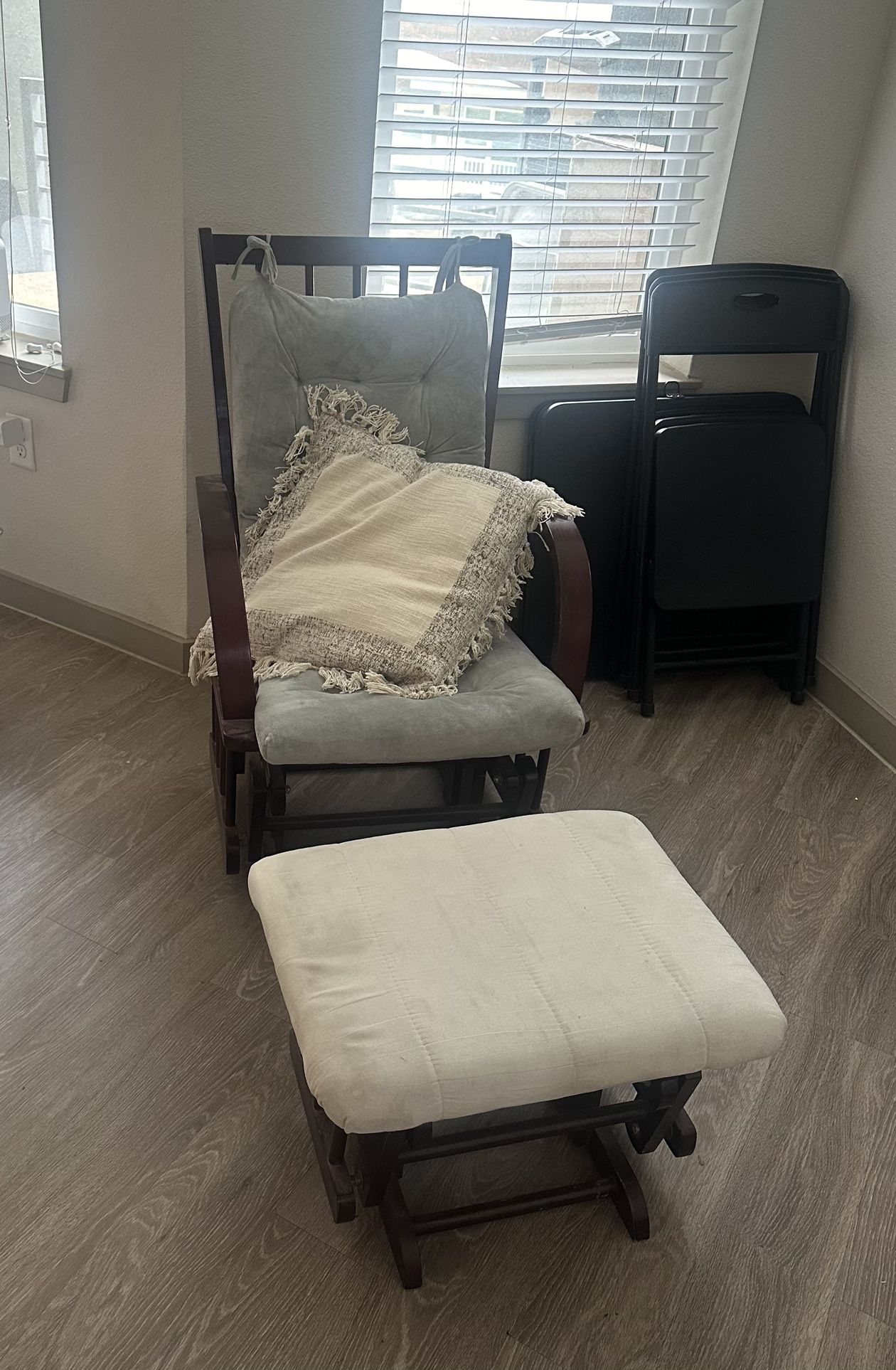 Wood Rocking Chair