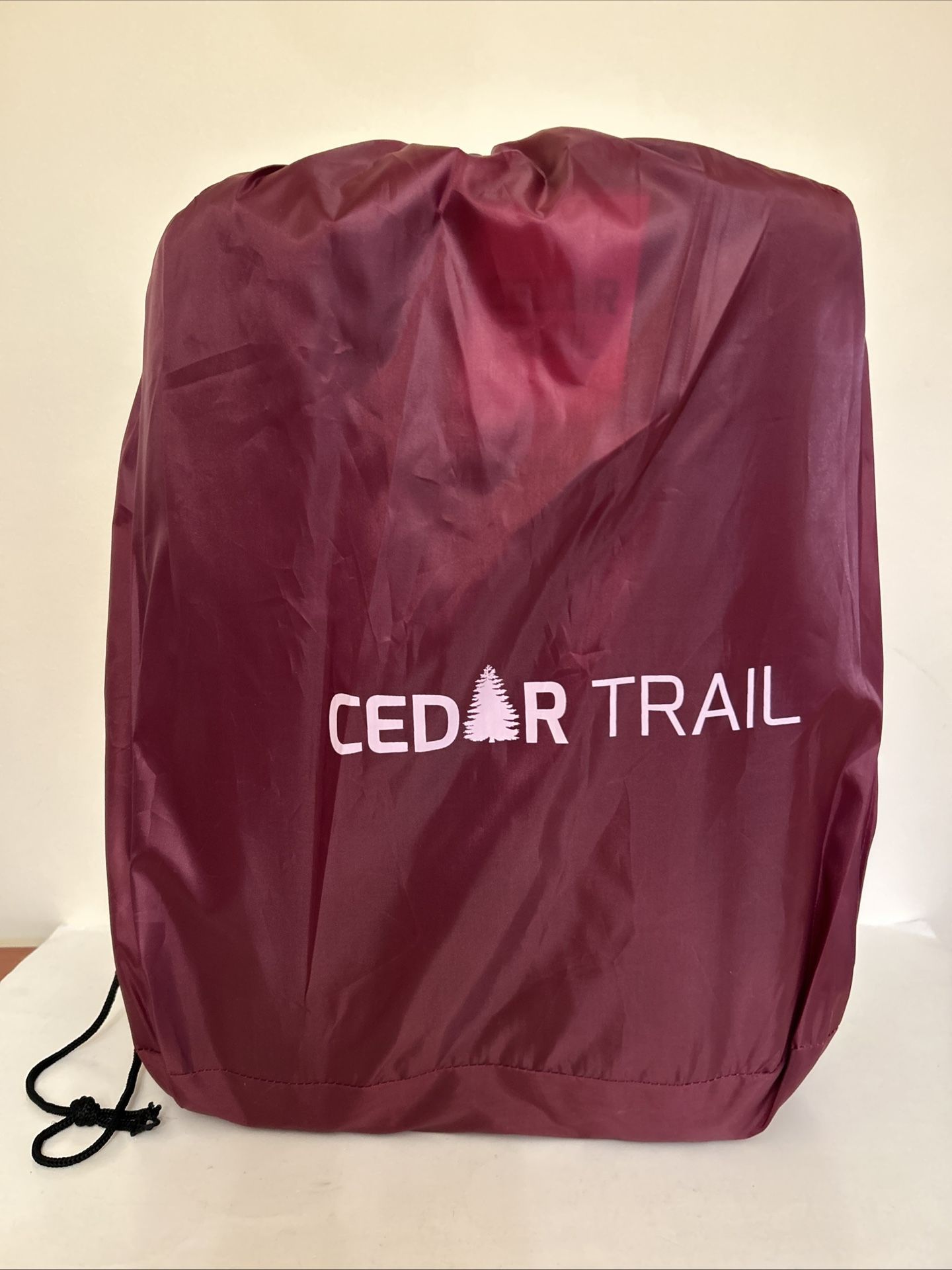 Set of 2 Cedar Trail Lightweight Sleeping Bags 70"x30" New In Carrying Bag