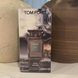 Tom Ford Oud Wood Eau De Parfum