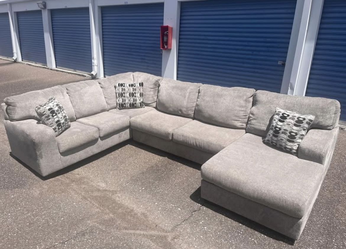 ✨GRAY Sectional🛋️