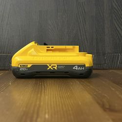 Brand New Dewalt 20V MAX XR POWERSTACK Lithium-Ion 4.0Ah Battery