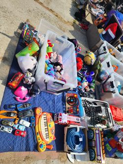 Kids Toys Plushies Mixed Lot of 200+ Items