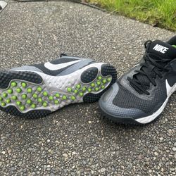 Nike Alpha Huarache Elite Turf shoes (size 8)