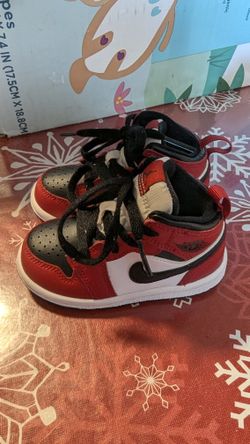 Size 5c Sneakers Nike Jordan $40 Main & Gilbert Rd 