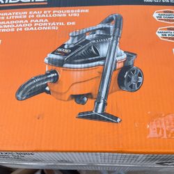 4G RIDGID WET DRY VACUUM  NEW