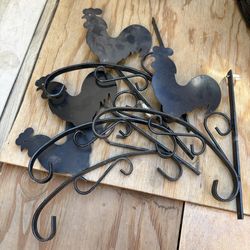 Metal Rooster Plant Wall Hanger