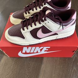 Nike Dunk Low Valentines Day Size 10.5 