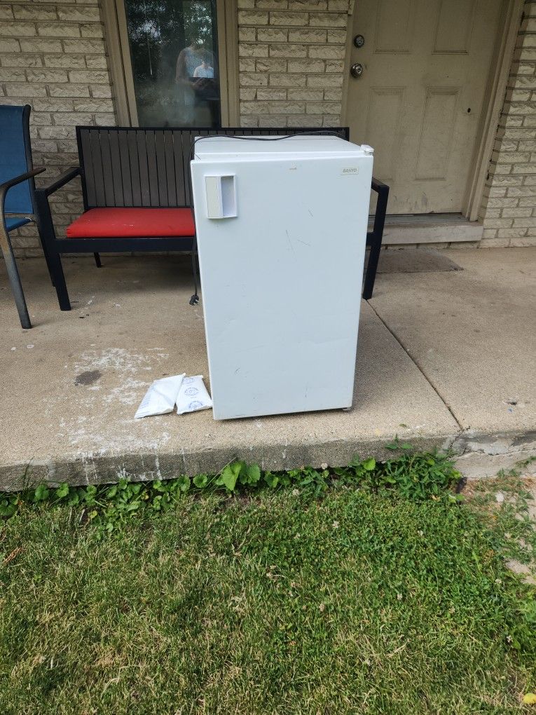 Mini Fridge