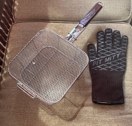 New grilling/ barbecue  basket and Pit Mitt