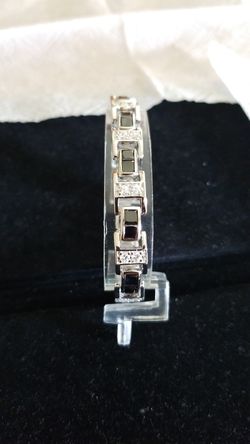 925 STERLING SILVER BRACELET.
