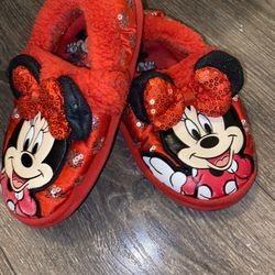 Girl’s Slip On Red Minnie Mouse Slippers 