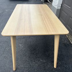 Table IKEA 