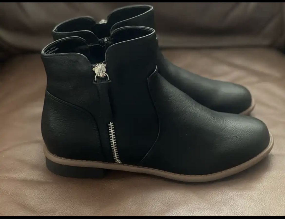 Black Boots (new)