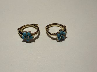 Dainty Blue Clover Stone Huggie Earrings with Gold Accents – New