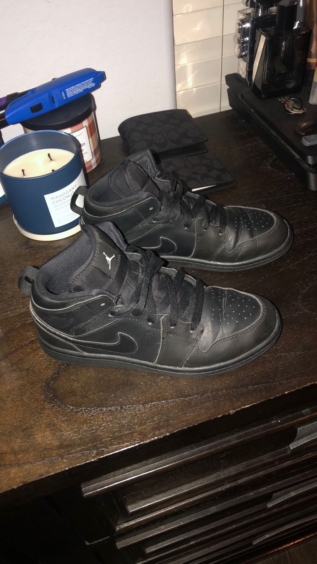 JORDAN 1’S MID