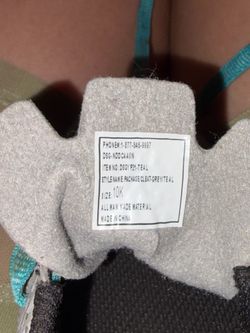 Kids cleats