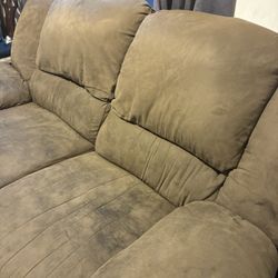 Reclining Loveseat 
