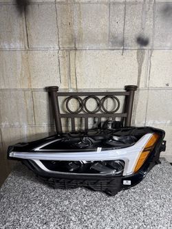 Volvo XC60 2018-2024 Left Driver Side Headlight