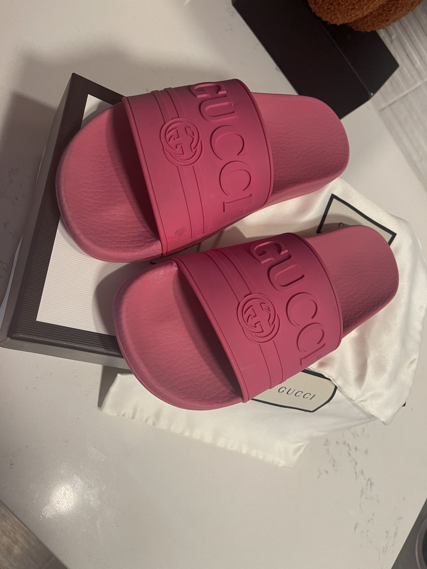  Authentic Gucci Flip Flops *used  2 Dust Bags And Box Included 